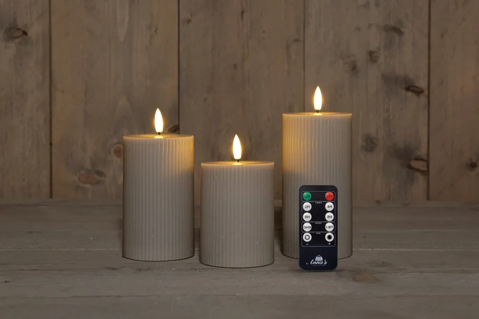 Intratuin Anna's Collection LED Kerzen Set Riba taupe D 7,5 H 10 / 12,5 / 15 cm 3 St.| Led Kerzen