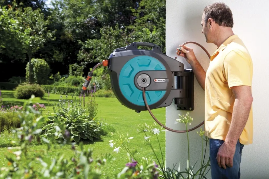 Intratuin Gardena Comfort Wand-Schlauchbox 35 m mit RollUp-Automatik| Gießen & Bewässerung|Gartenschläuche